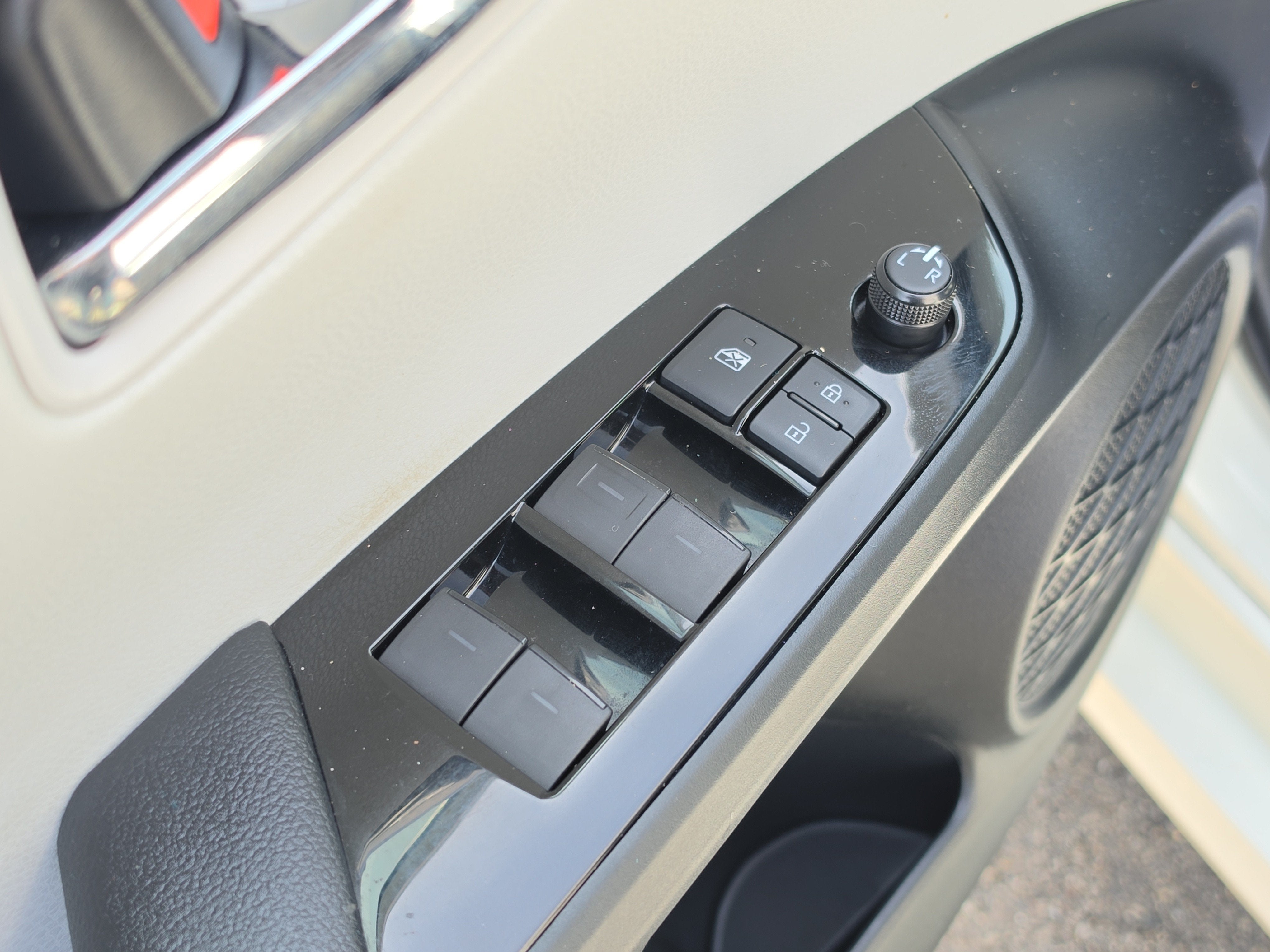 2019 Toyota Prius LE