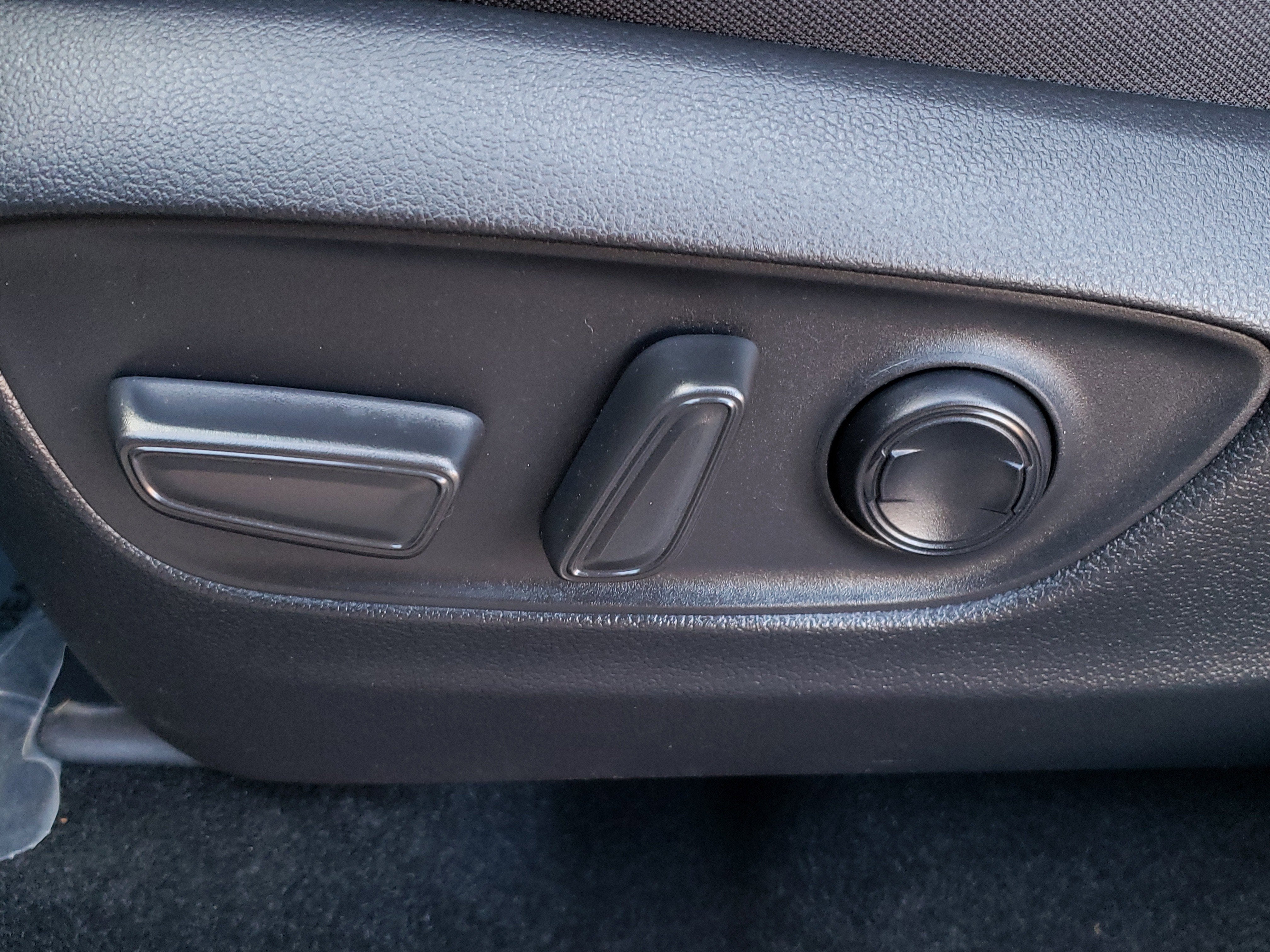 2023 Toyota Venza LE