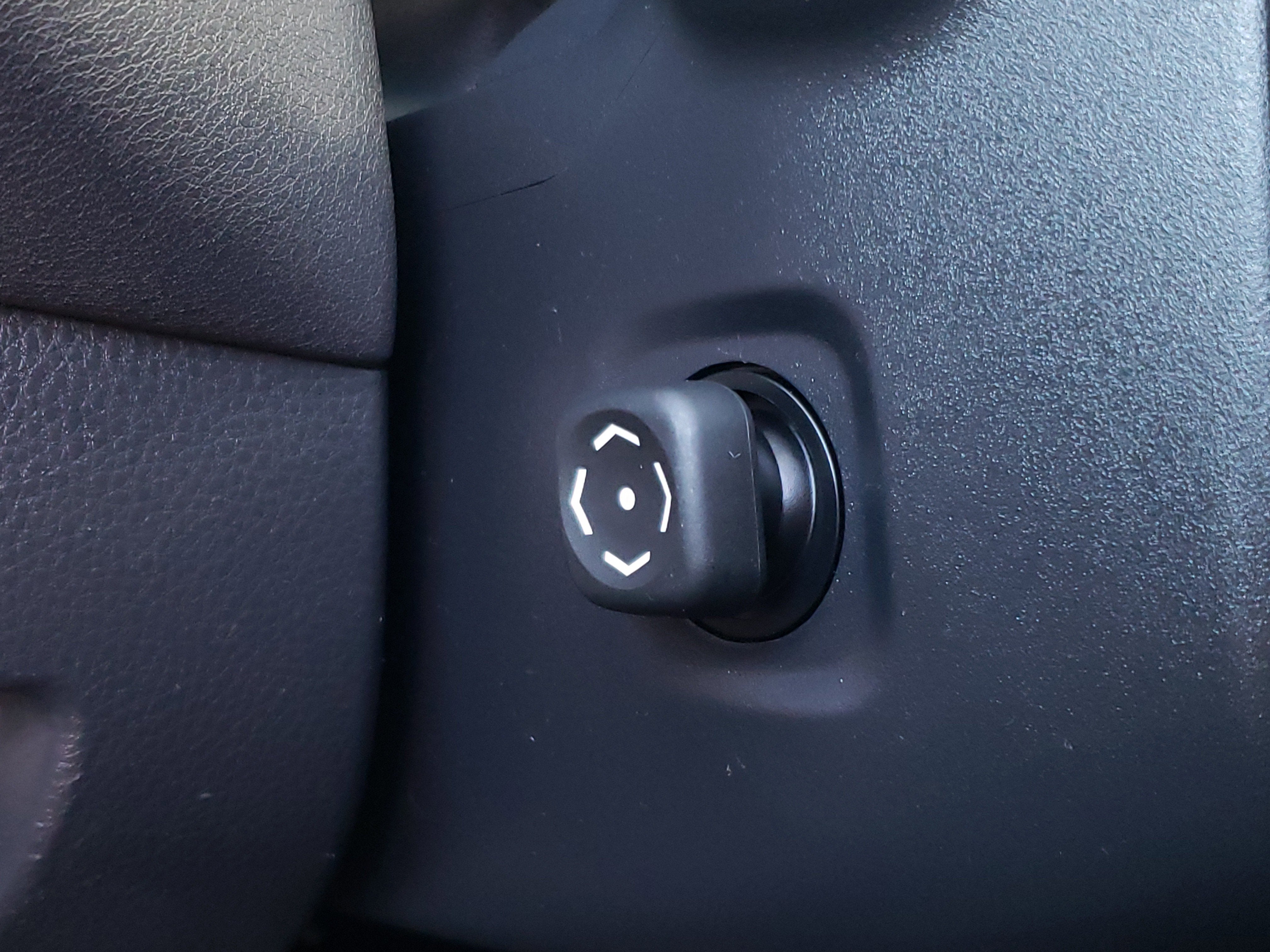 2023 Toyota Venza LE