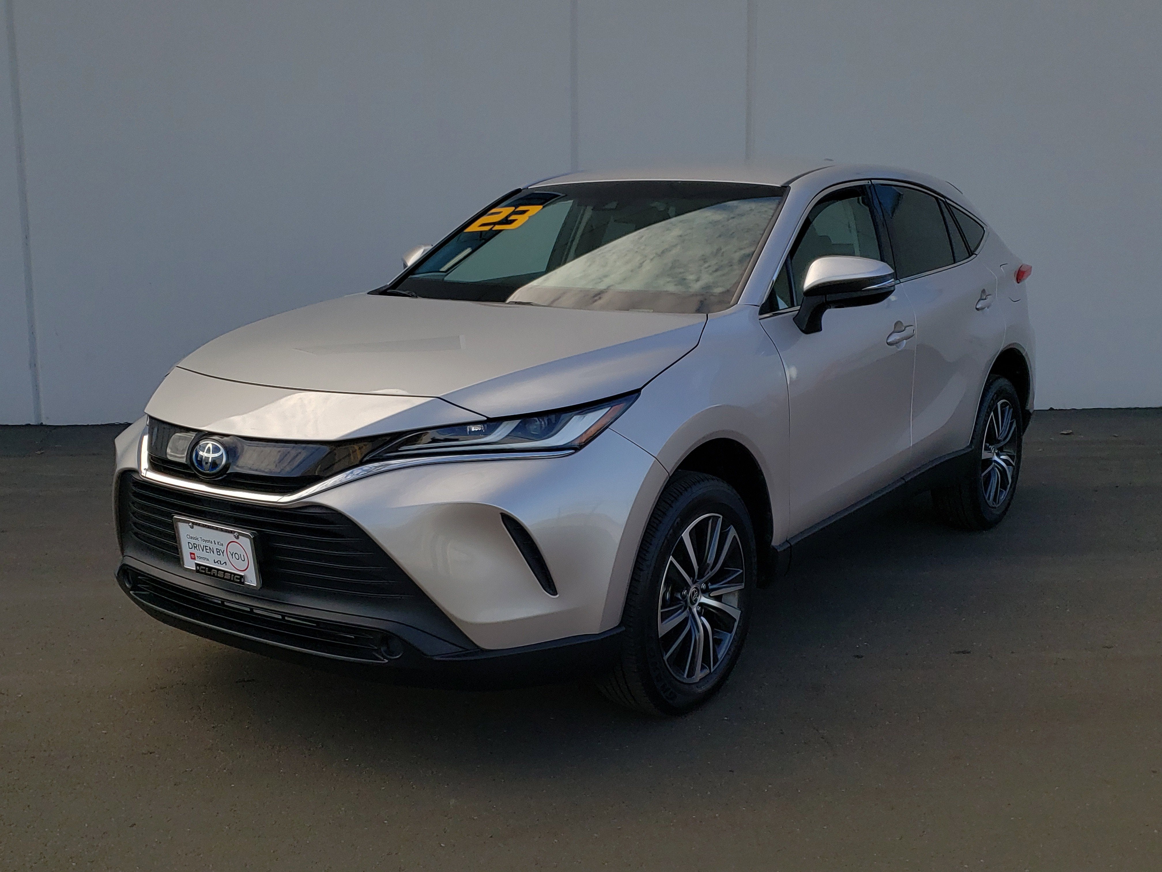 2023 Toyota Venza LE