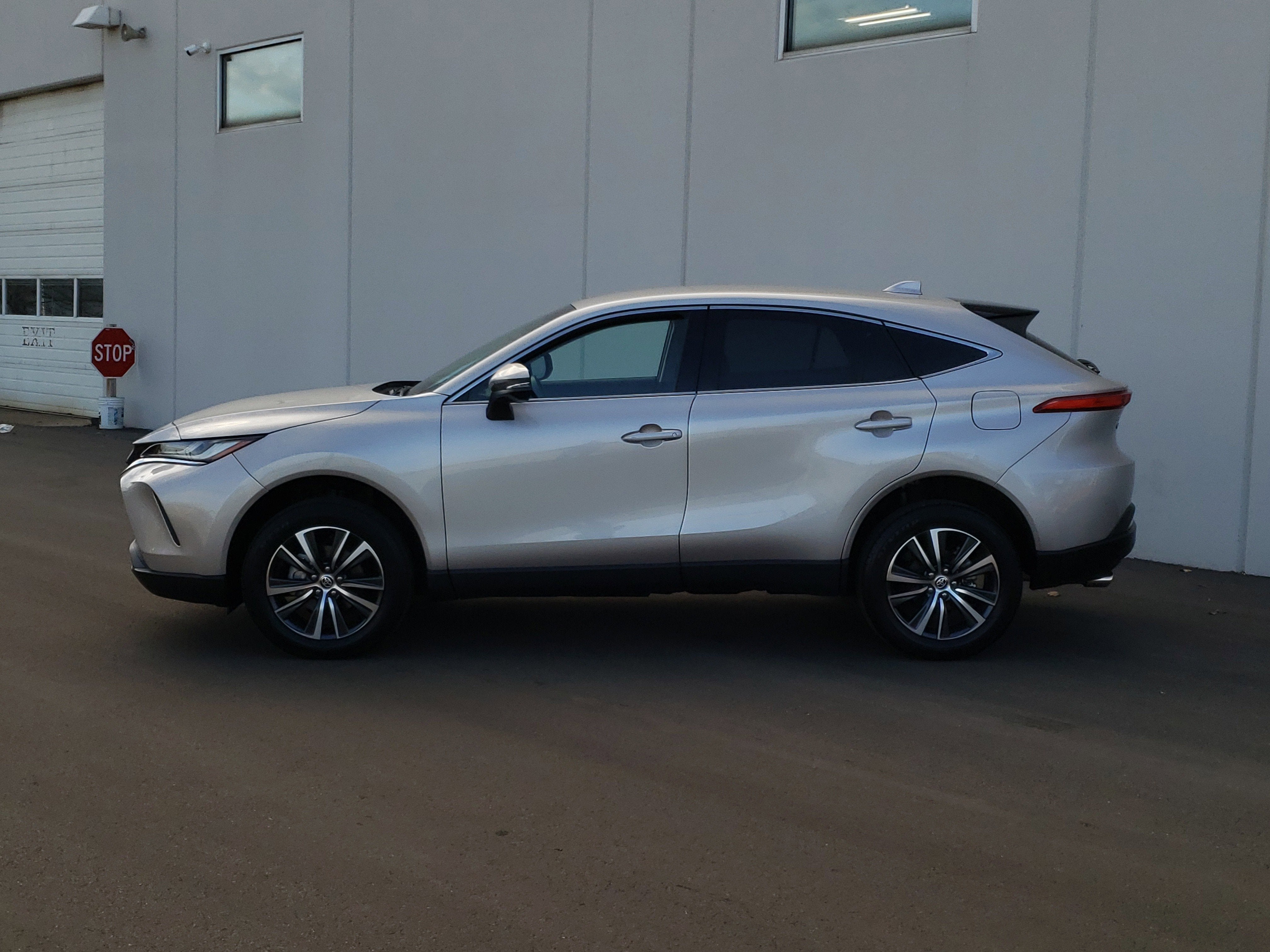 2023 Toyota Venza LE