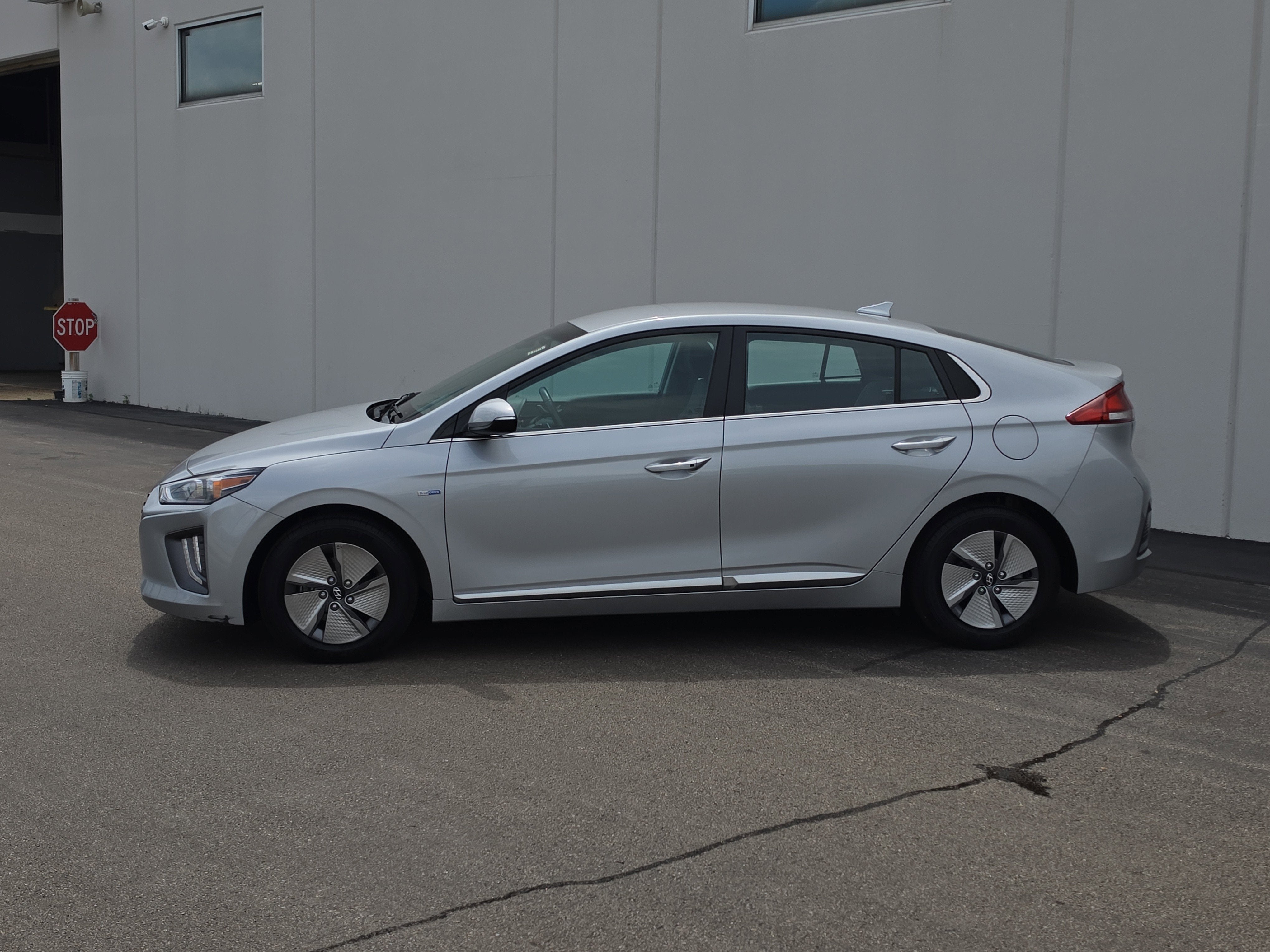 2020 Hyundai Ioniq Hybrid SE