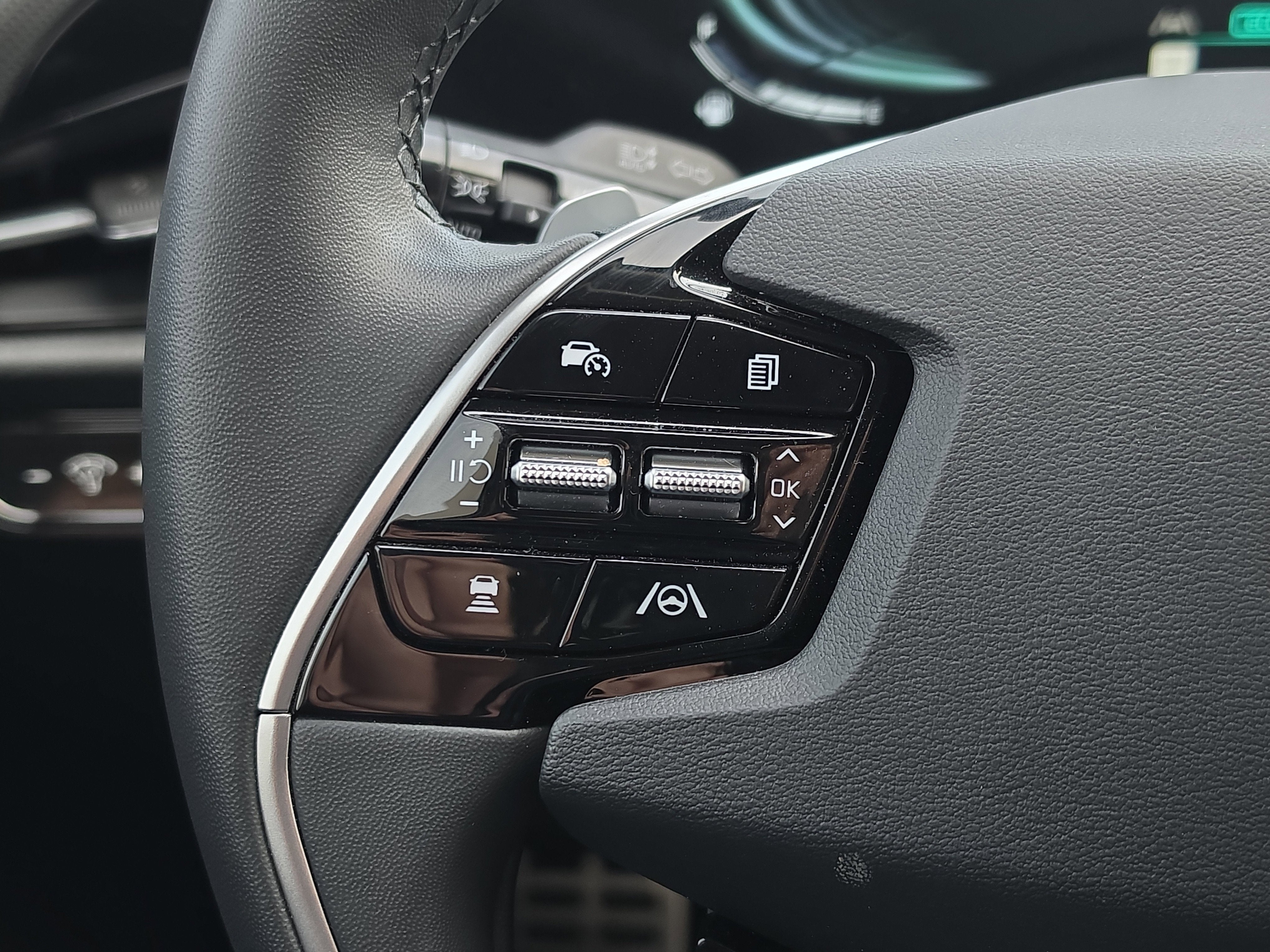 2025 Kia Niro EX Touring