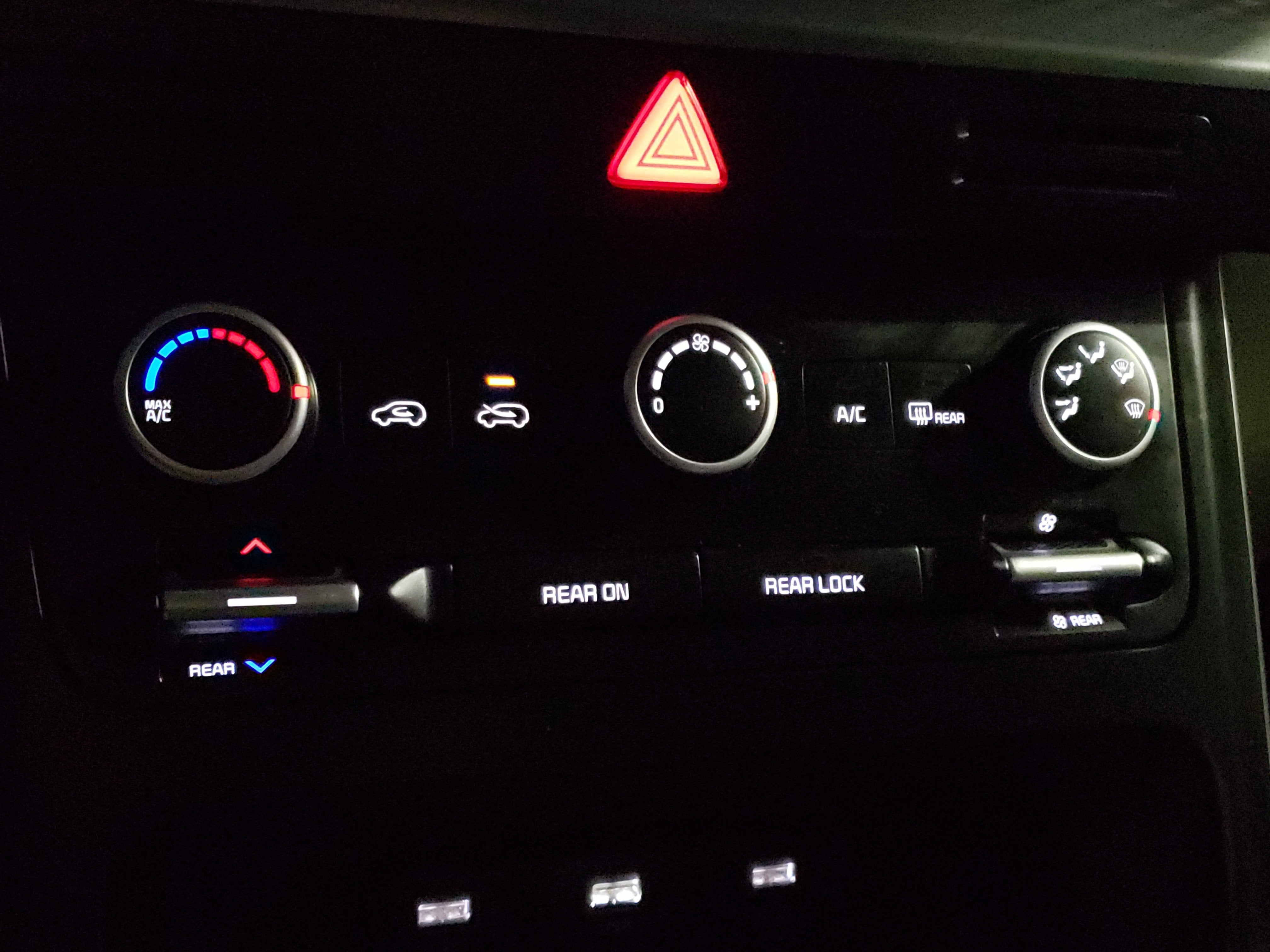 2022 Kia Carnival LX