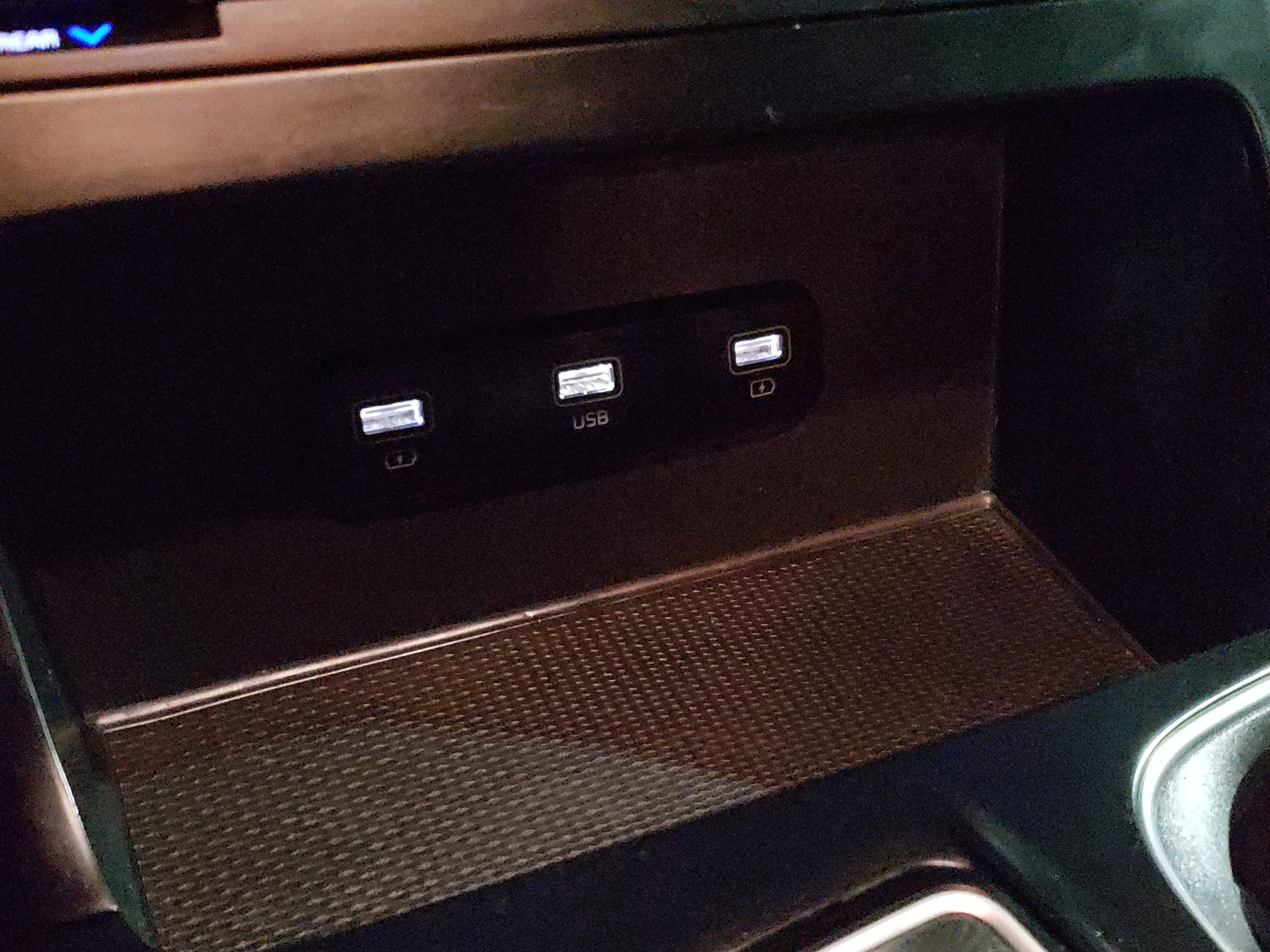 2022 Kia Carnival LX