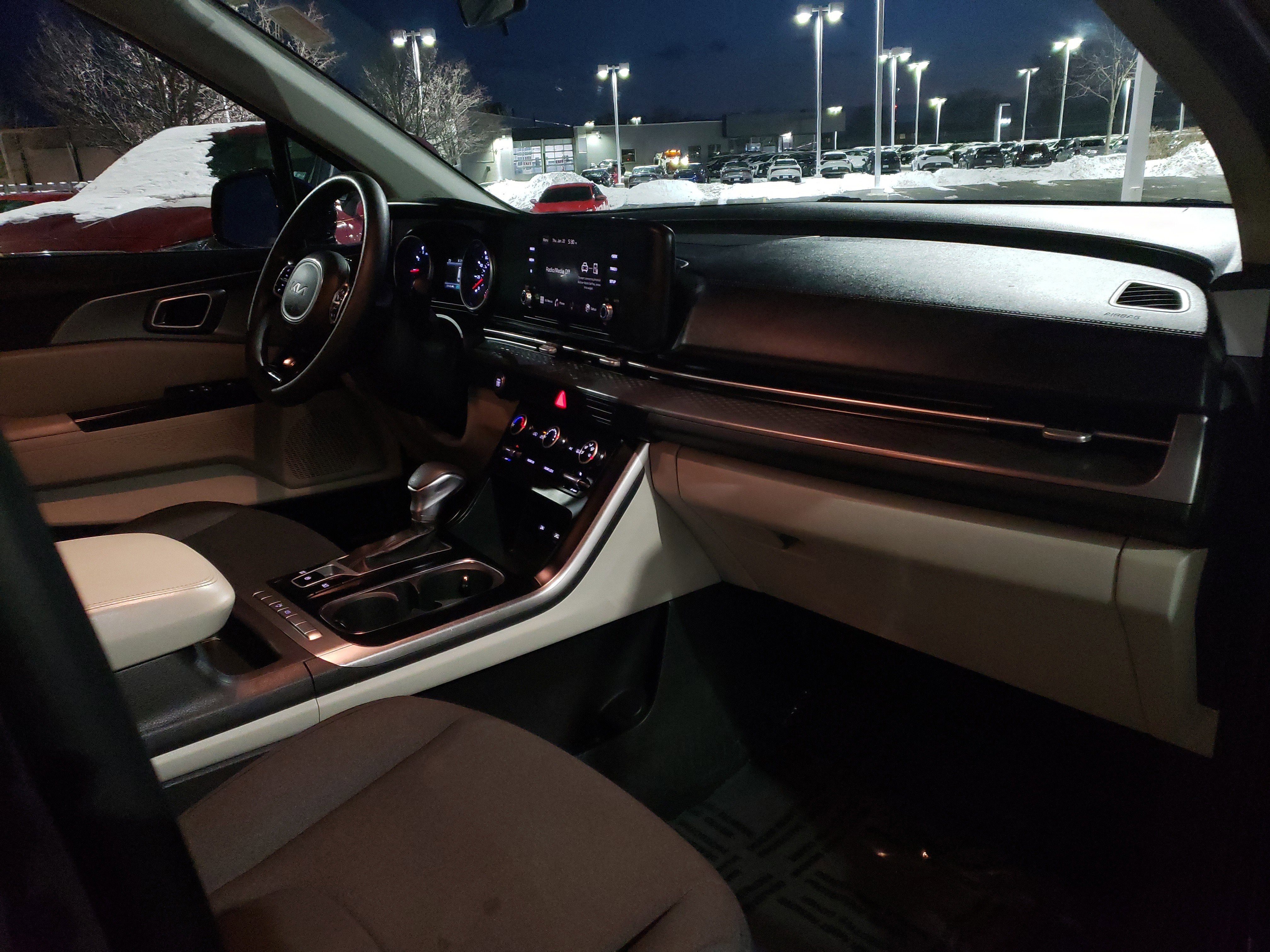 2022 Kia Carnival LX