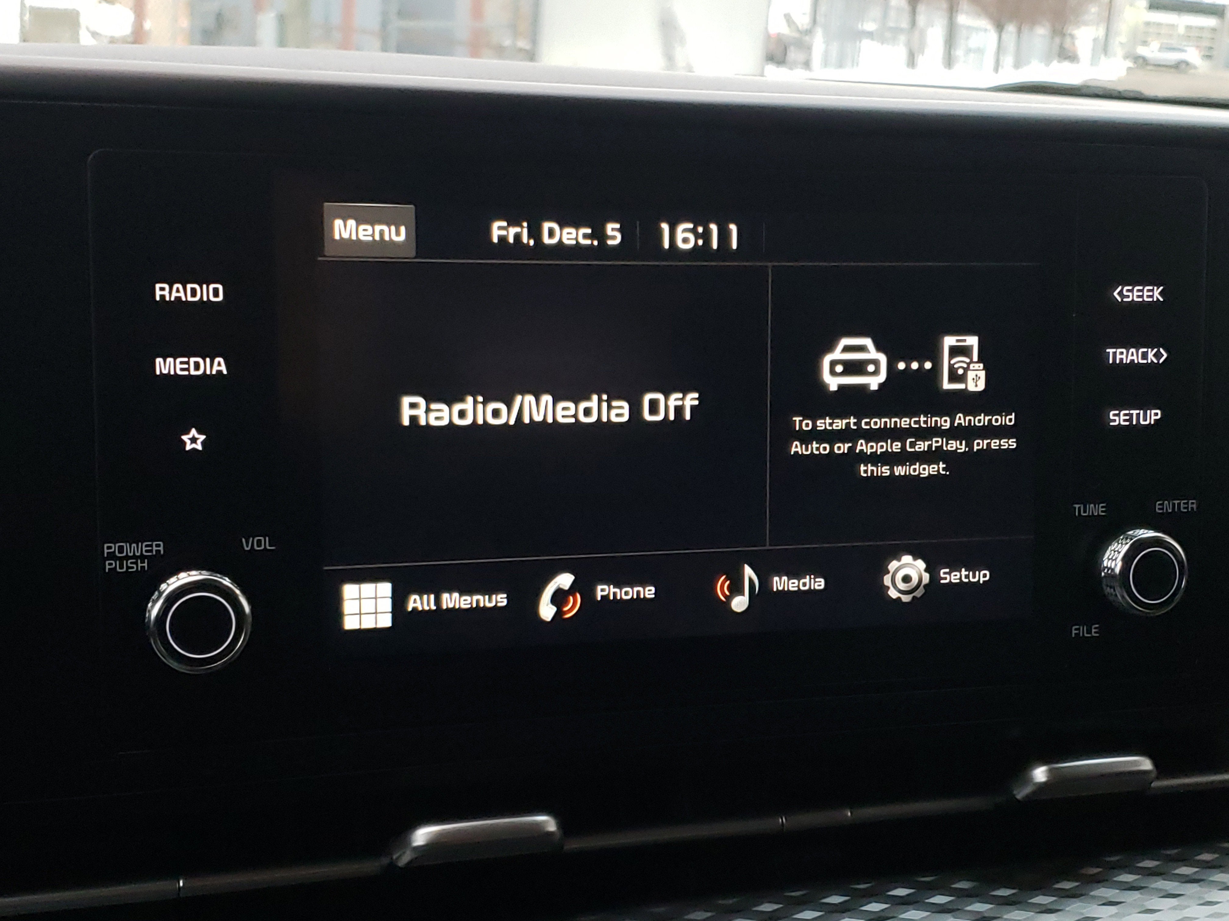 2024 Kia Carnival LX