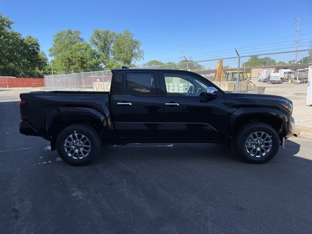 2026 Toyota Tacoma Limited - Photo 8