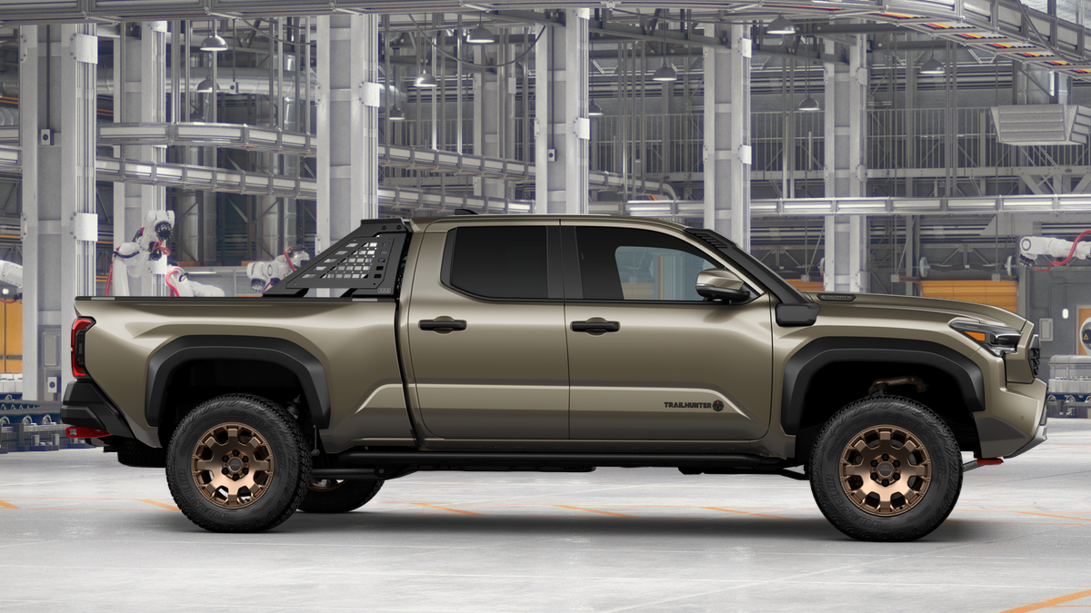 2026 Toyota Tacoma i-FORCE MAX Tacoma Trailhunter