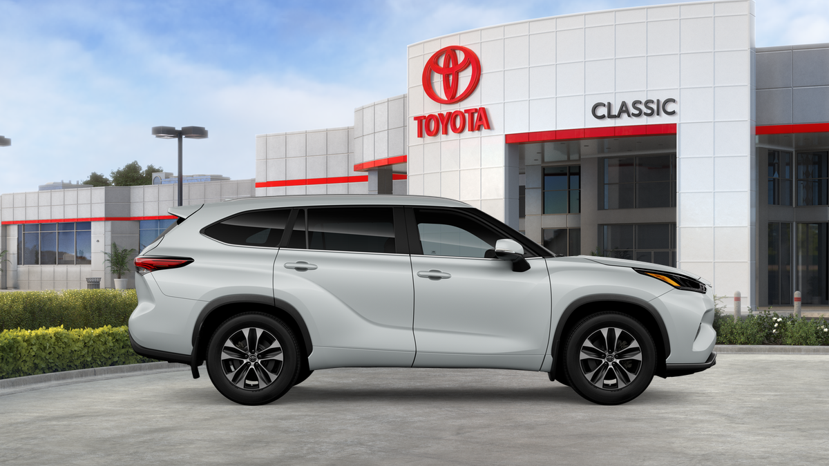 2026 Toyota Highlander XLE