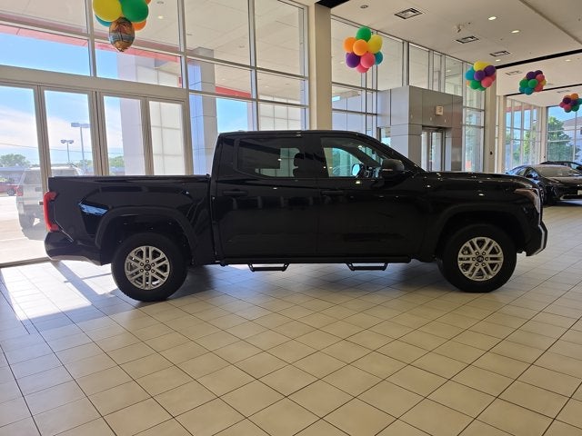 2026 Toyota Tundra SR5 - Photo 8