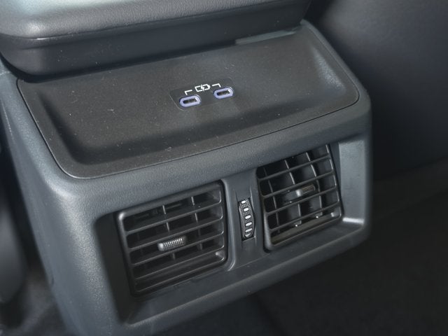 2026 Toyota bZ XLE - Photo 32